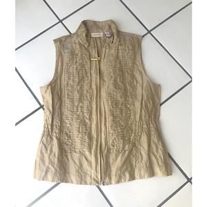 Chico’s Gold Vest Size 0,